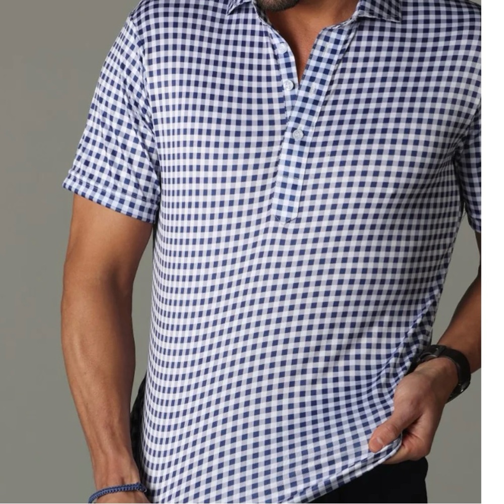 NWT Collars & Co. Navy Gingham Semi-Spread Collar Relaxed Polo in Size Medium